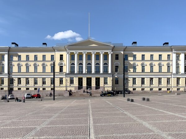 Vieraiden kielten yliopisto-opiskelu: saksa, romaaniset kielet ja venäjä